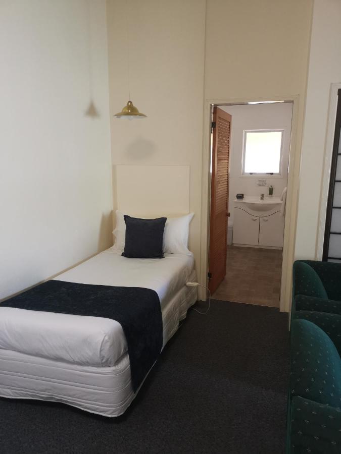 Captains Quarters Motor Inn Cambridge Exteriér fotografie